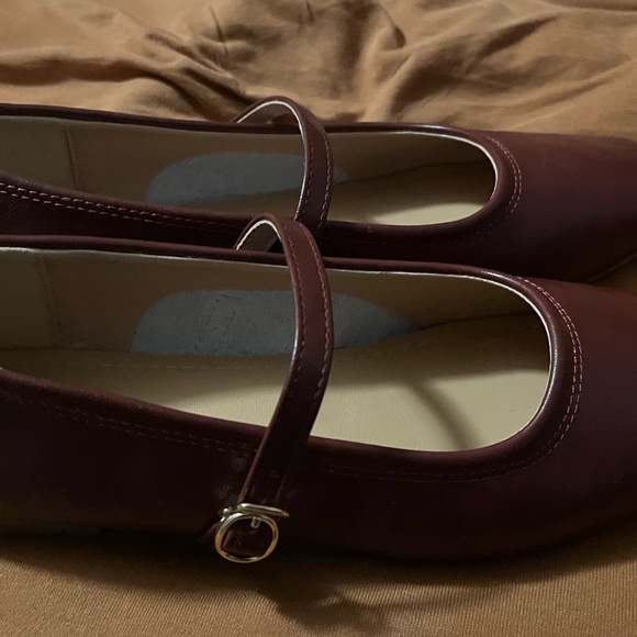 *BUNDLE & SAVE* Burgundy Square-Toed Ballet Flats with Strap - Womens Size 9 - Picture 5 of 8